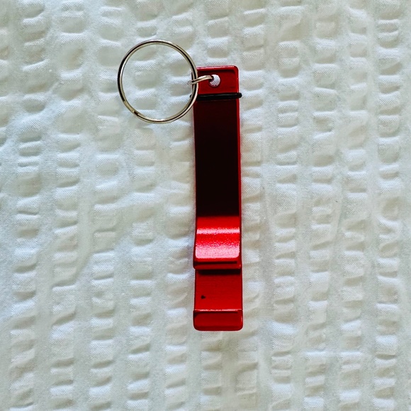 SOURCE UNKNOWN Red Bottle Opener Key Chain NWOT - Picture 3 of 3